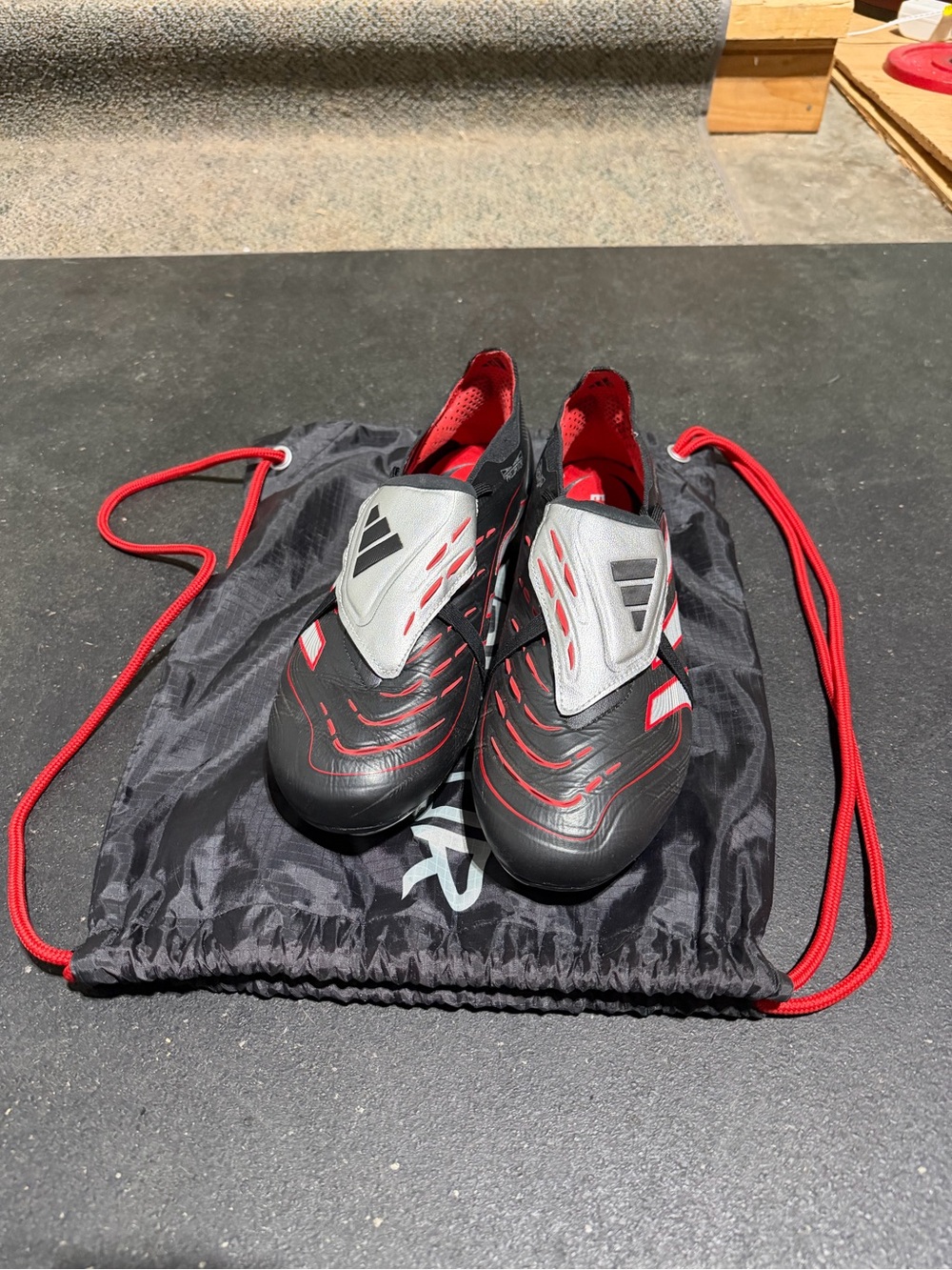 adidas Predator 25. Leather Soccer Clears. Sz 11